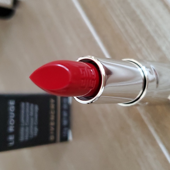 New Box never used GIVENCHY LE ROUGE Luminous Matte high coverage lipstick # 333 - Picture 2 of 9